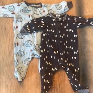 Gerber 0-3mo. Footed onesie set